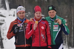 Medaljörerna i H23-klassen. Joonas Sarkkinen (silver), Ville Ahonen (guld) och Rikhard Mäki-Heikkilä (brons).